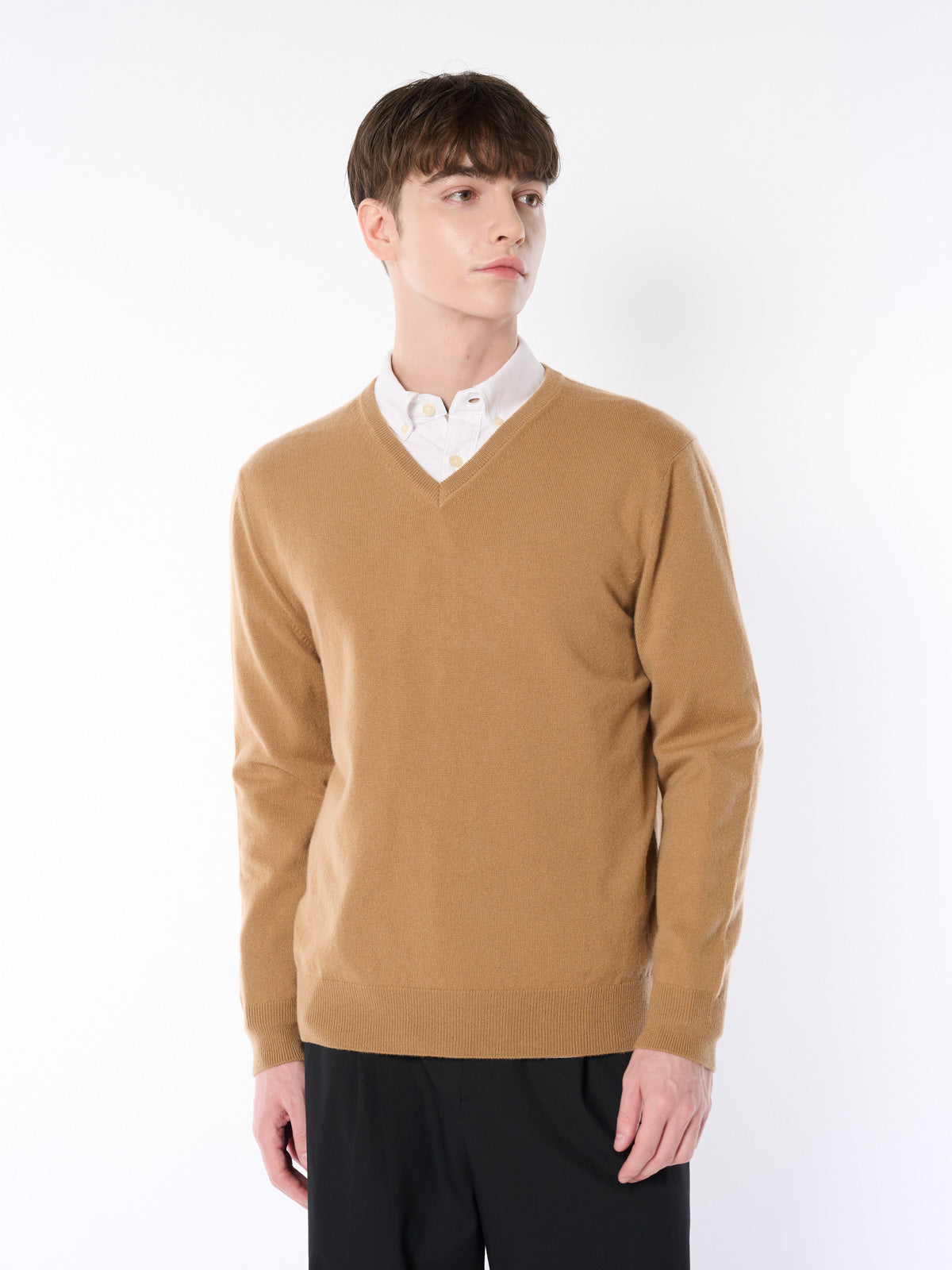 100% cashmere V-neck (deep) sweater