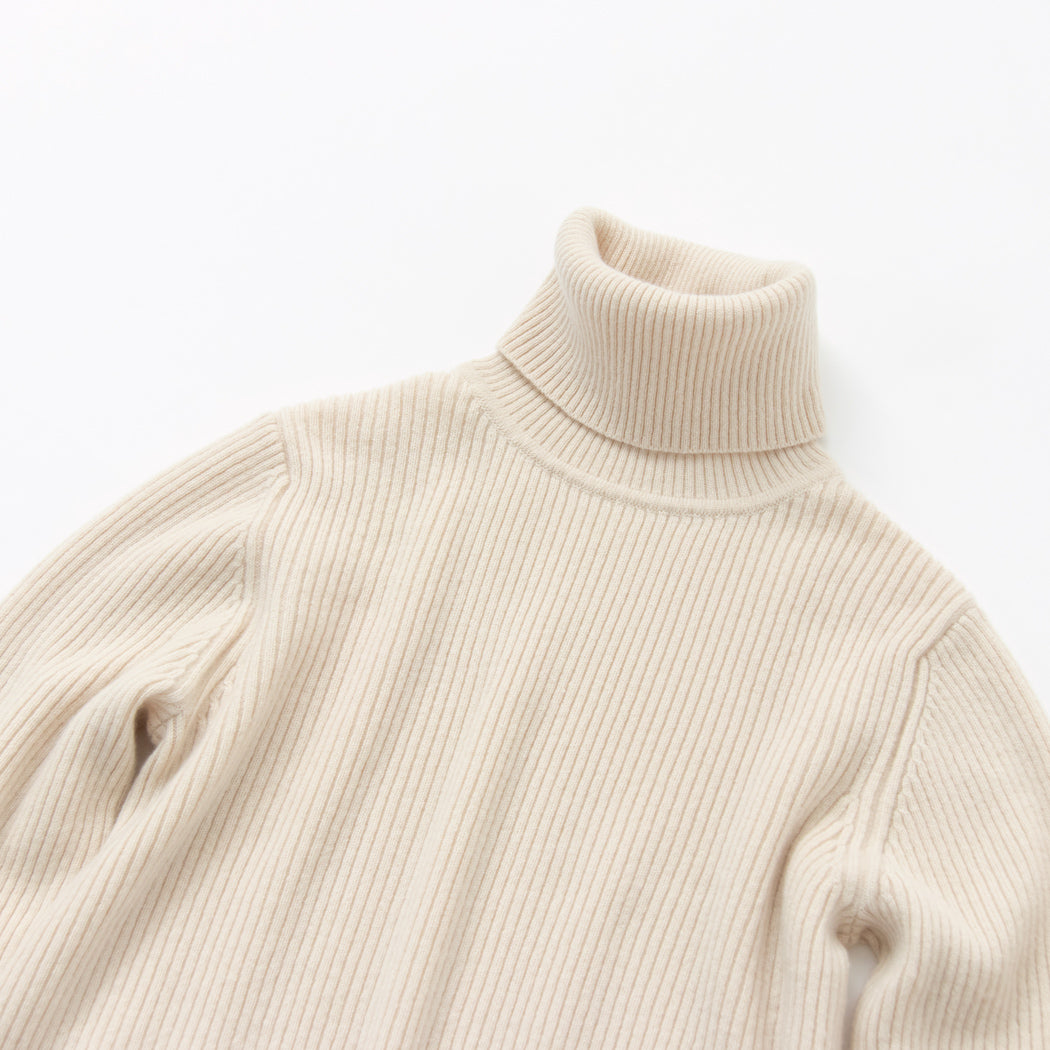 100% of cashmere rib turtleneck sweaters