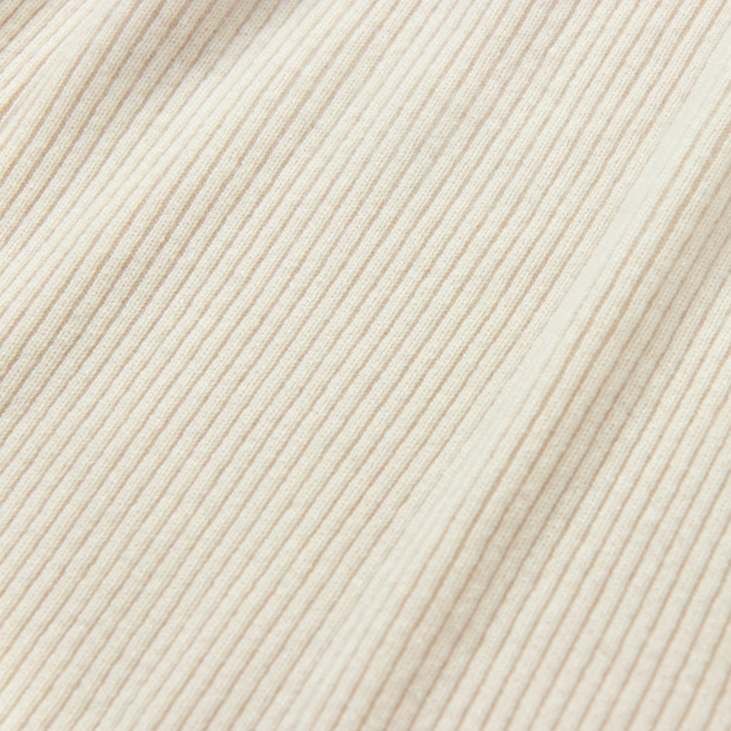 100% of cashmere rib turtleneck sweaters