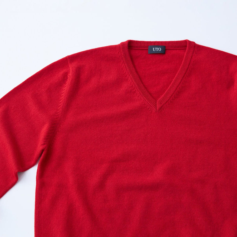 100% cashmere V-neck (deep) sweater