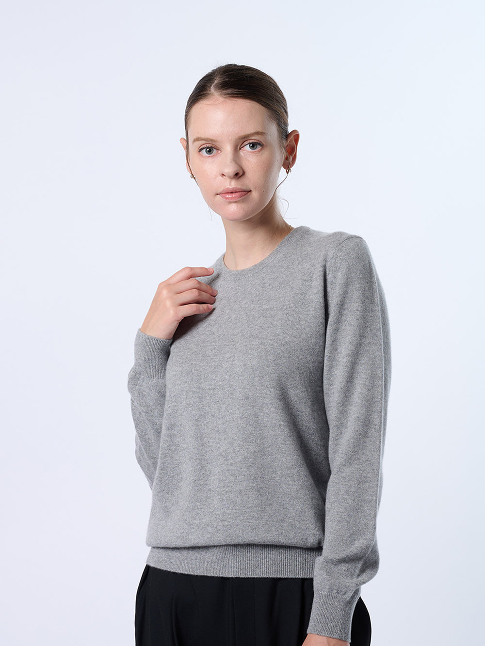 ミディアムグレー