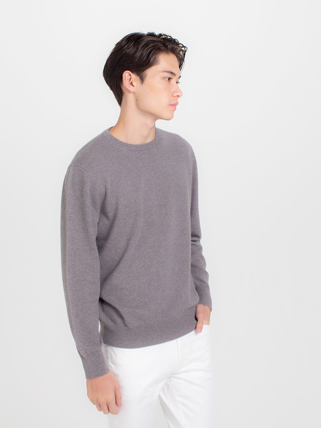 Cashmere crew neck sweater