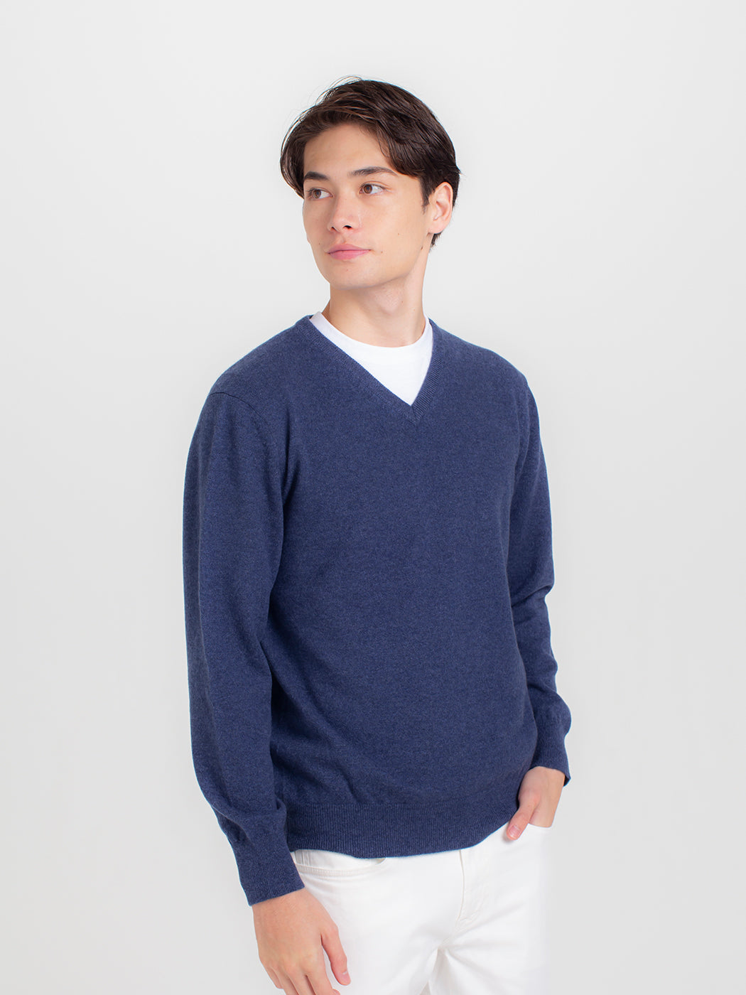 100% cashmere V-neck (deep) sweater