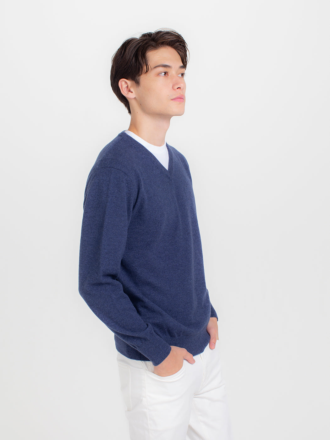 100% cashmere V-neck (deep) sweater