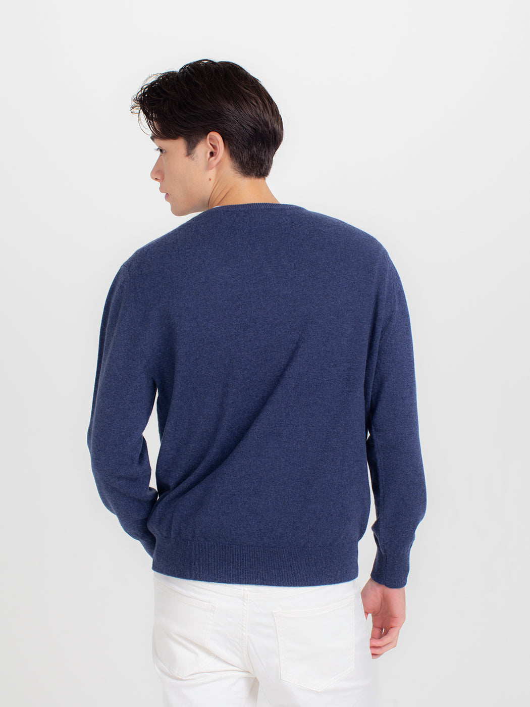 100% cashmere V-neck (deep) sweater