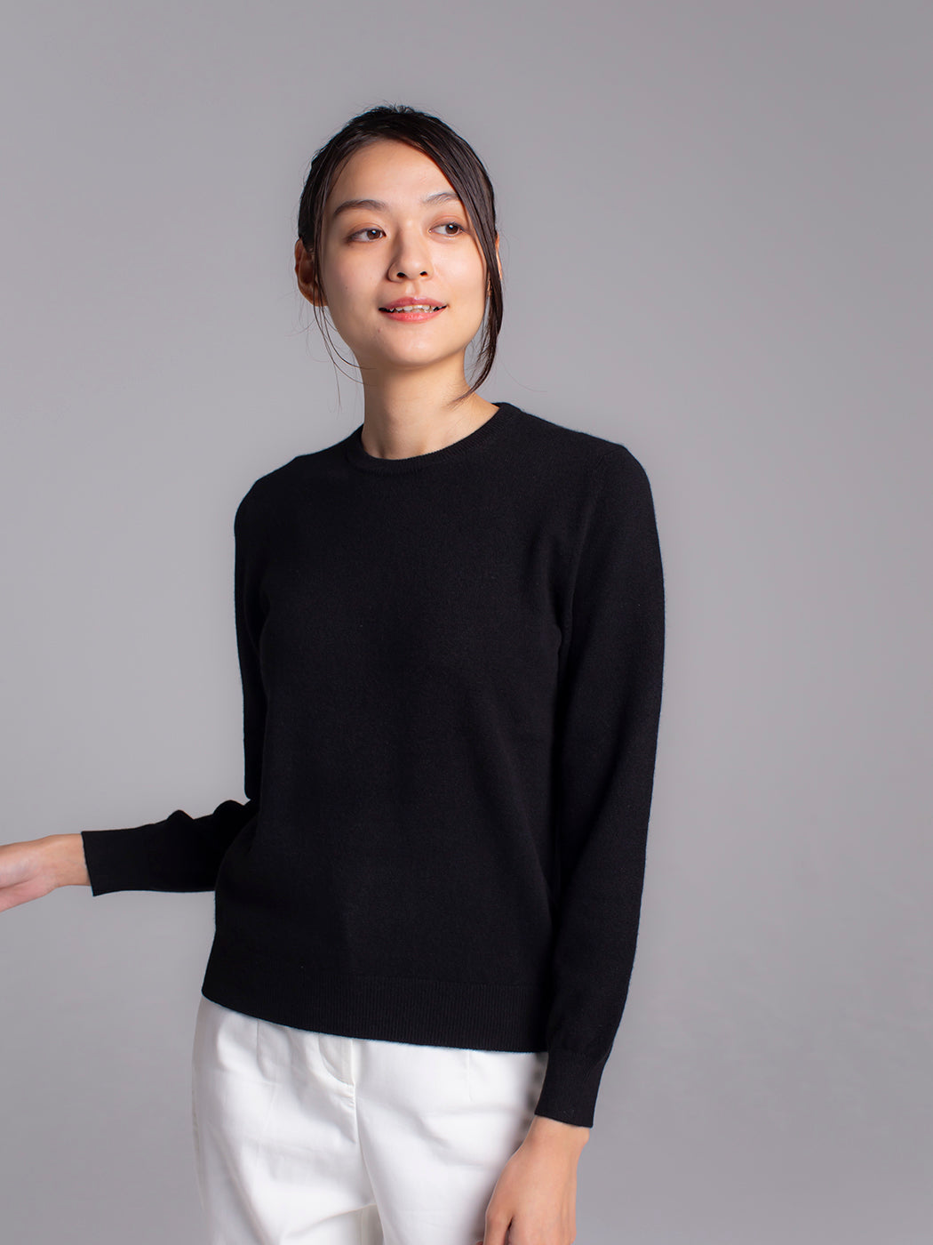 Cashmere crew neck sweater