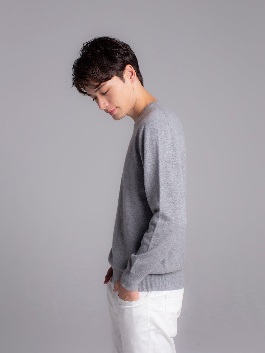 Cashmere crew neck sweater