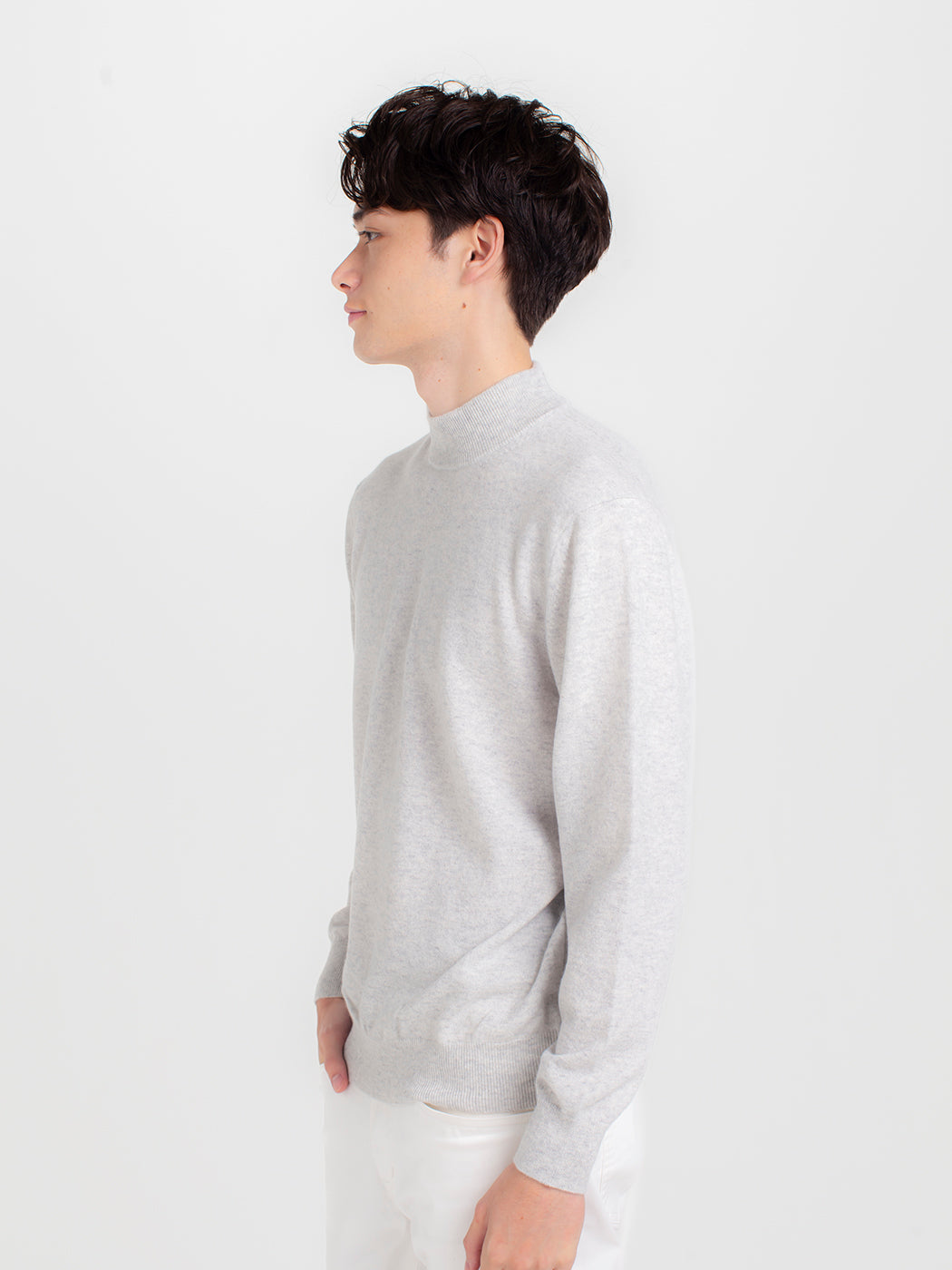 100% cashmere high neck sweater