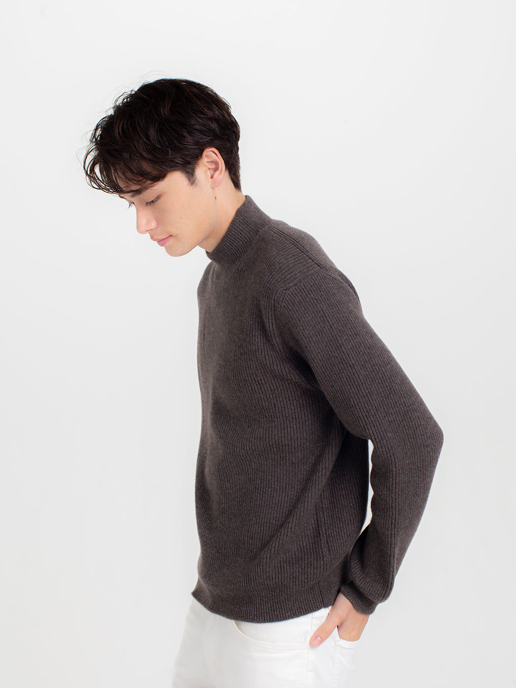 Cashmere crew neck sweater