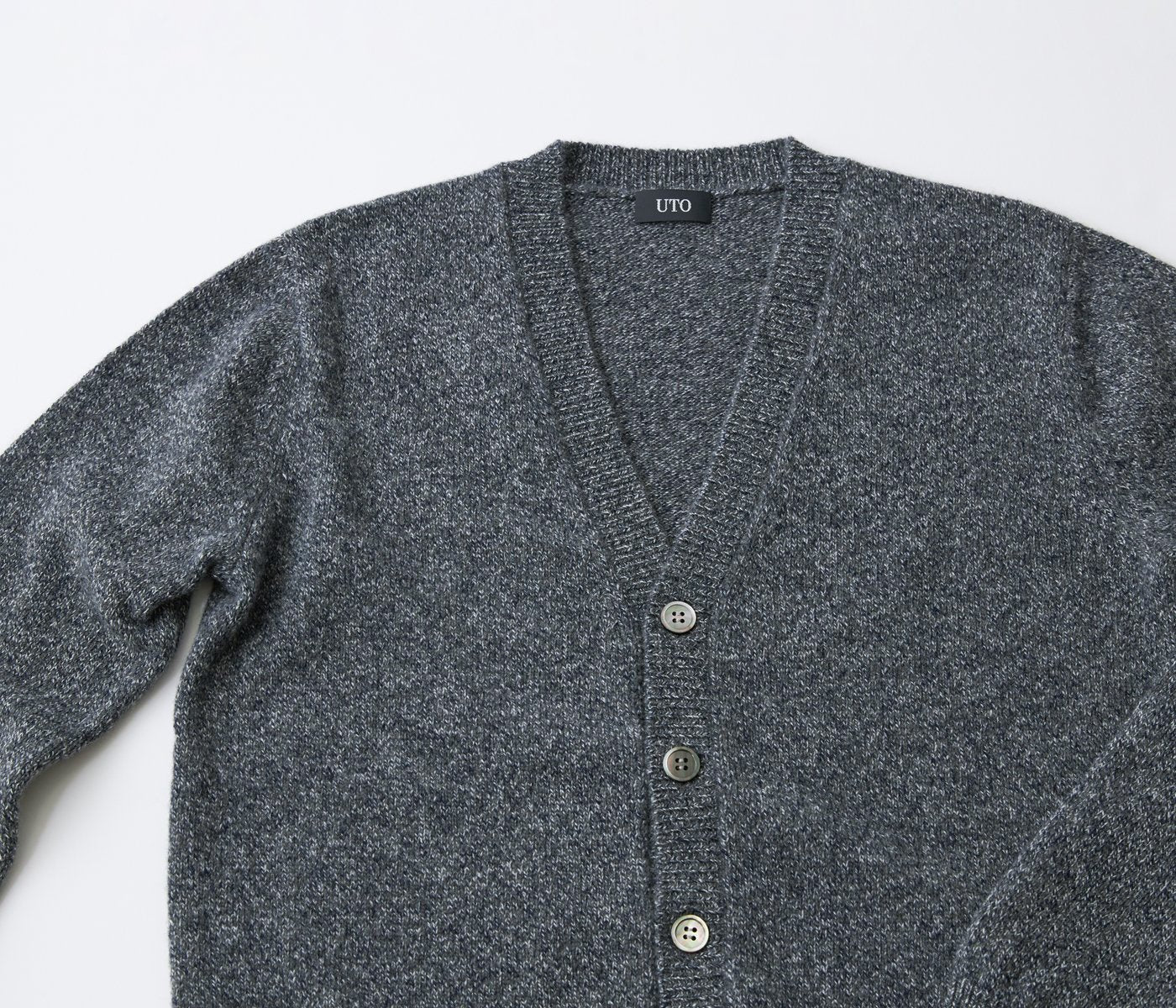 100% of four cashmere 杢 V neck cardigans